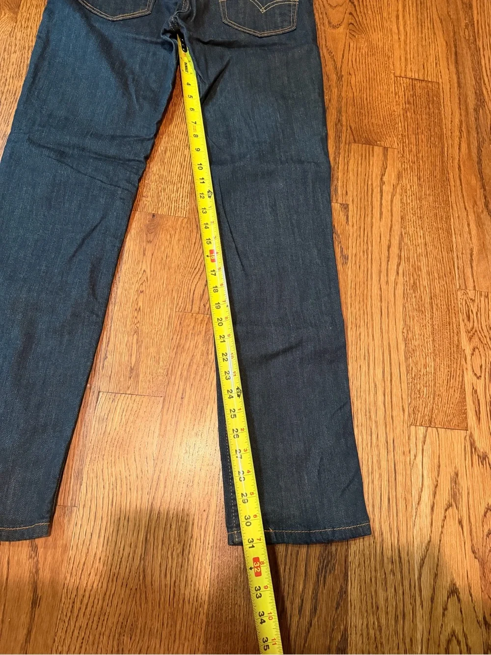 Levis slim leg